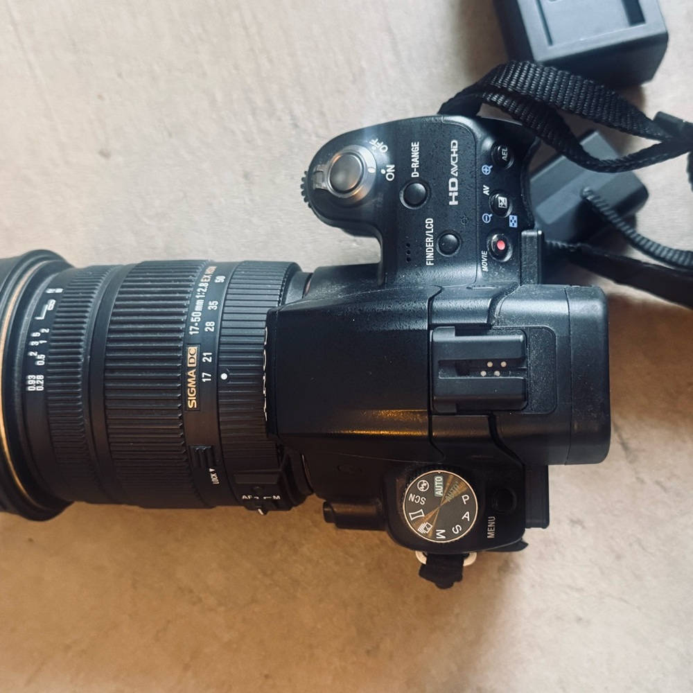 Sony Black DSLR Camera Model SLT A33 w/ large aperture lens, Battery/Charger - Picture 8 of 13
